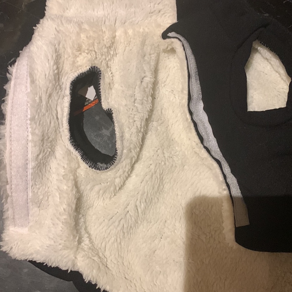 Little Boo size medium dog jacket/hoodie - Picture 6 of 6